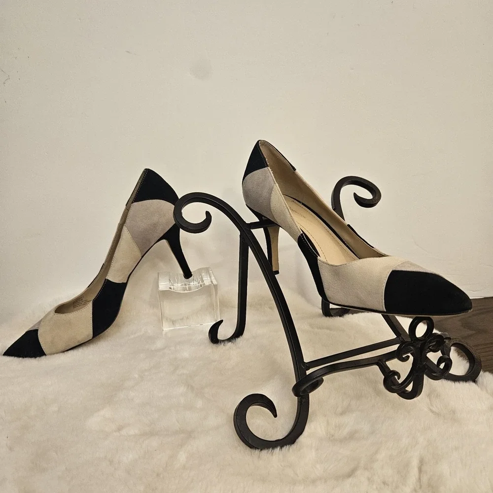 BCBGeneration Womens 8M Suede Patchwork Pumps Black Gray Cream Pointed Toe— Chic